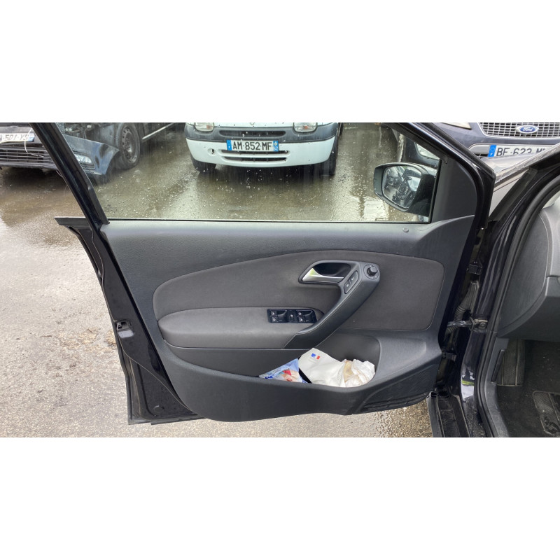 Attache ceinture avant droit VOLKSWAGEN POLO 5 Photo n°15