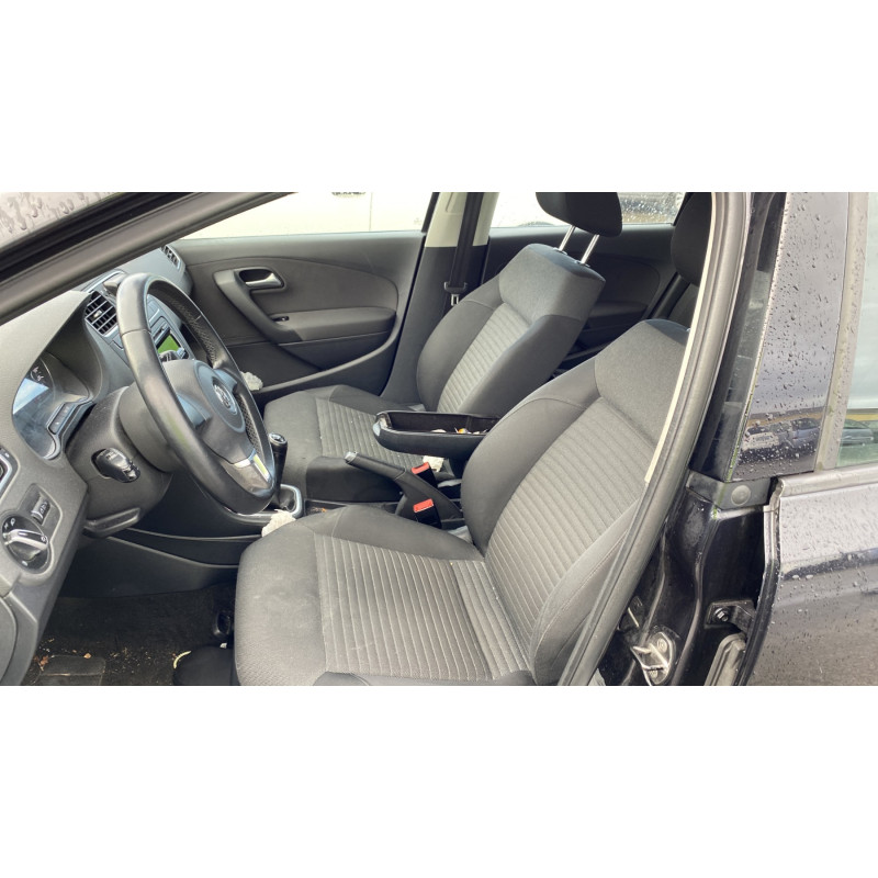 Attache ceinture avant droit VOLKSWAGEN POLO 5 Photo n°16