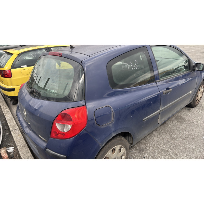Feu arriere principal gauche (feux) RENAULT CLIO 3 Photo n°9