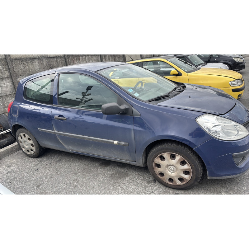 Feu arriere principal gauche (feux) RENAULT CLIO 3 Photo n°13