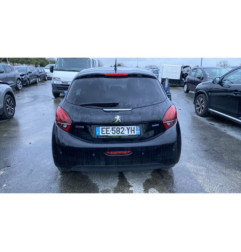 Vitre avant droit PEUGEOT 208 1