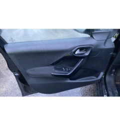 Vitre avant droit PEUGEOT 208 1