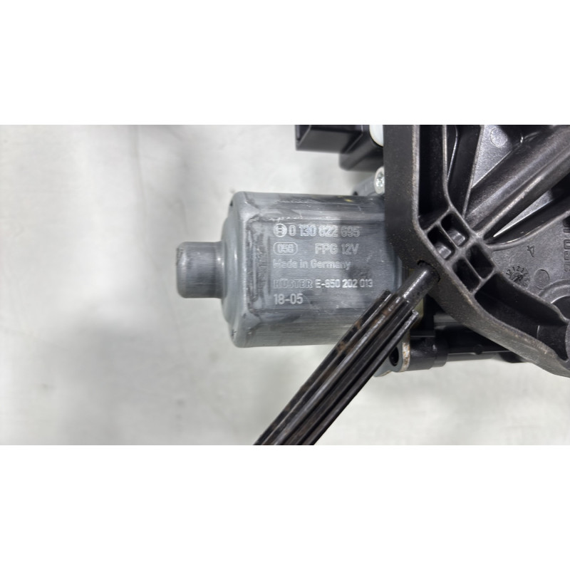 Leve vitre electrique arriere gauche VOLKSWAGEN GOLF 7 Photo n°5