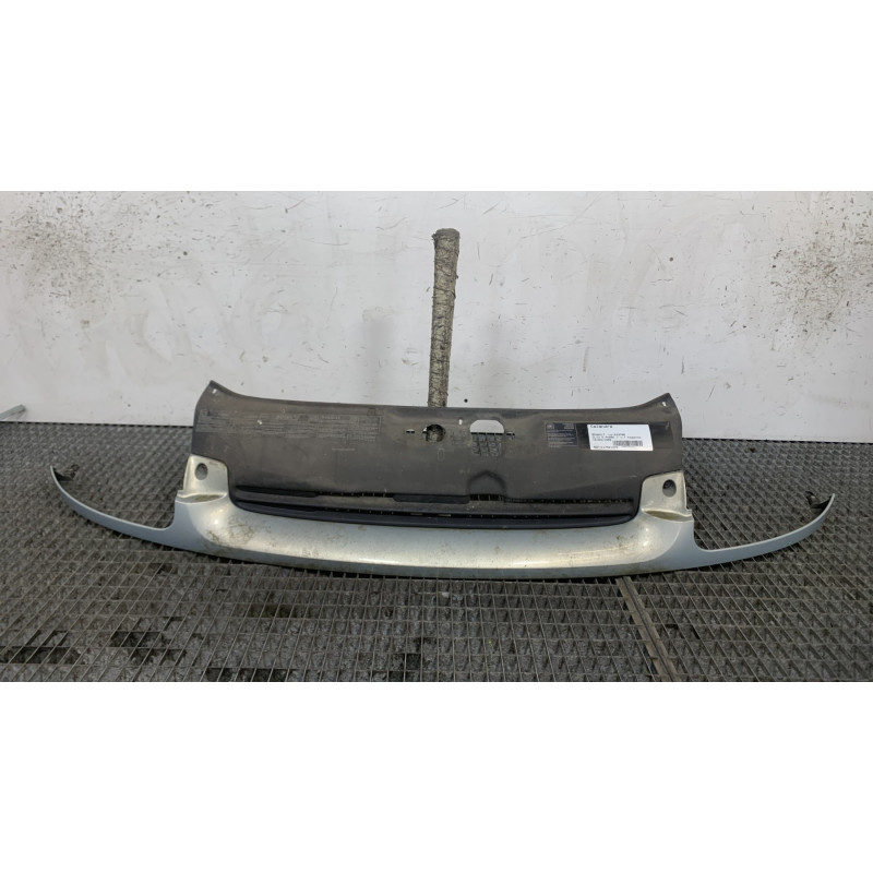 Calandre RENAULT CLIO 2 Photo n°1