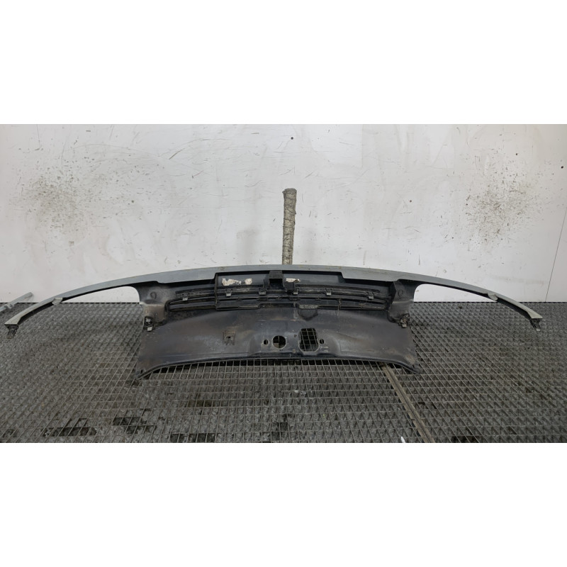 Calandre RENAULT CLIO 2 Photo n°4
