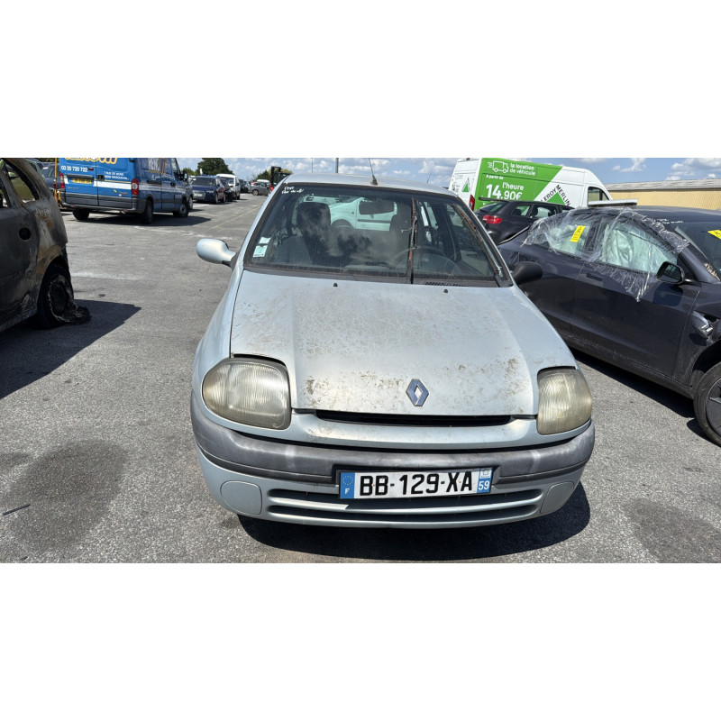 Calandre RENAULT CLIO 2 Photo n°12