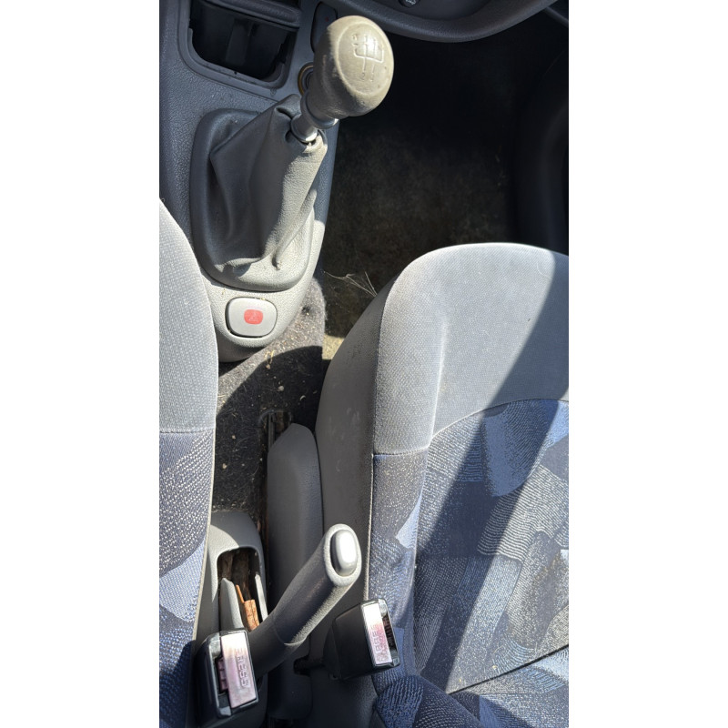 Calandre RENAULT CLIO 2 Photo n°18