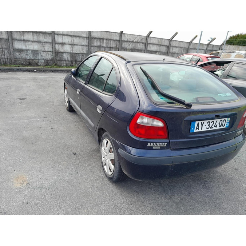 Pare choc avant RENAULT MEGANE 1 Photo n°11