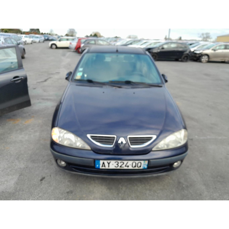 Pare choc avant RENAULT MEGANE 1 Photo n°13