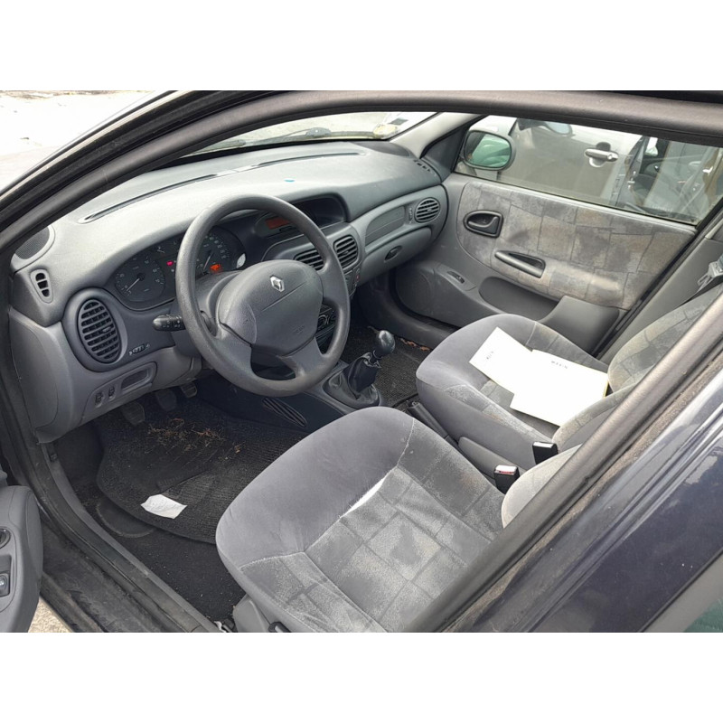 Pare choc avant RENAULT MEGANE 1 Photo n°14