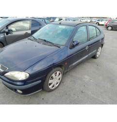 Pare choc avant RENAULT MEGANE 1