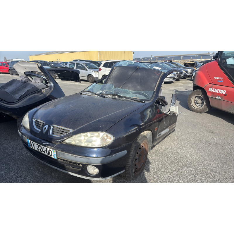 Pare choc avant RENAULT MEGANE 1 Photo n°16