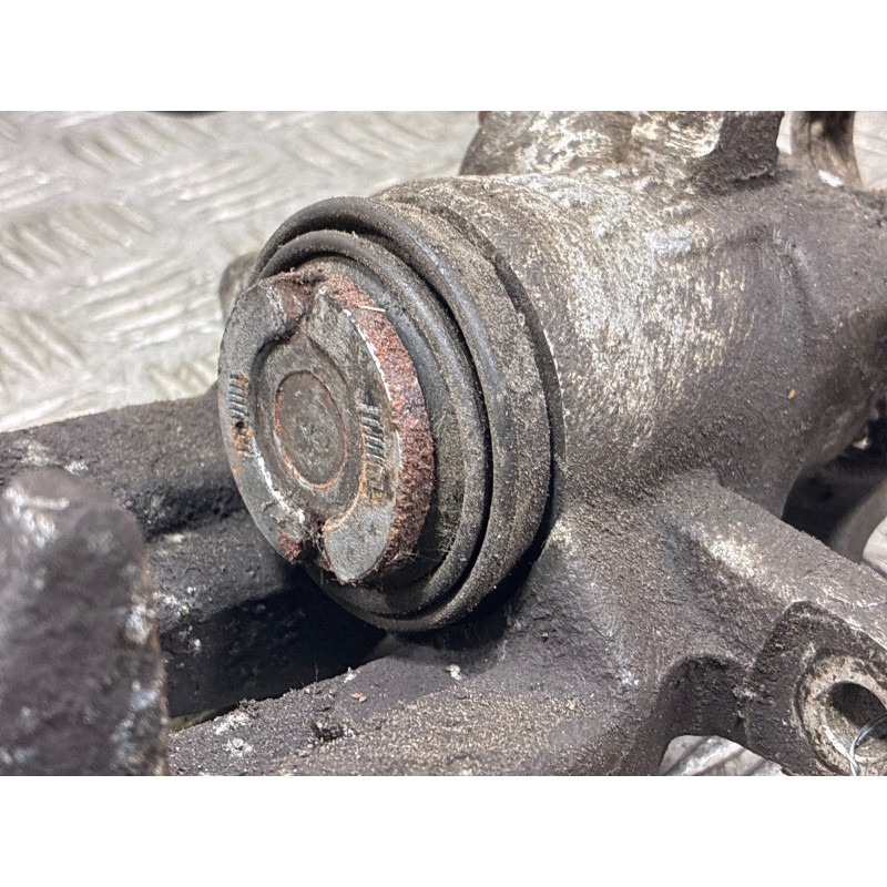 Etrier arriere droit (freinage) PEUGEOT 308 1 Photo n°4