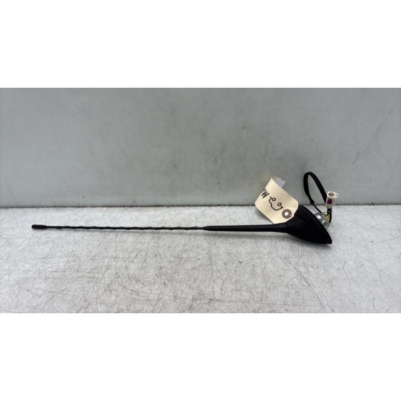Antenne PEUGEOT 208 1 Photo n°1