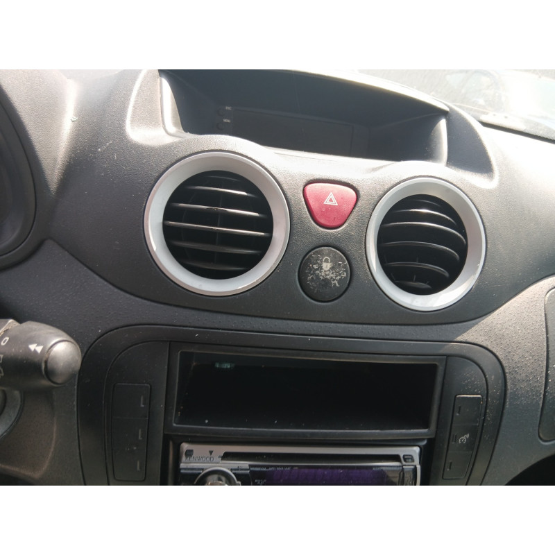 Feu arriere stop central CITROEN C2 Photo n°16