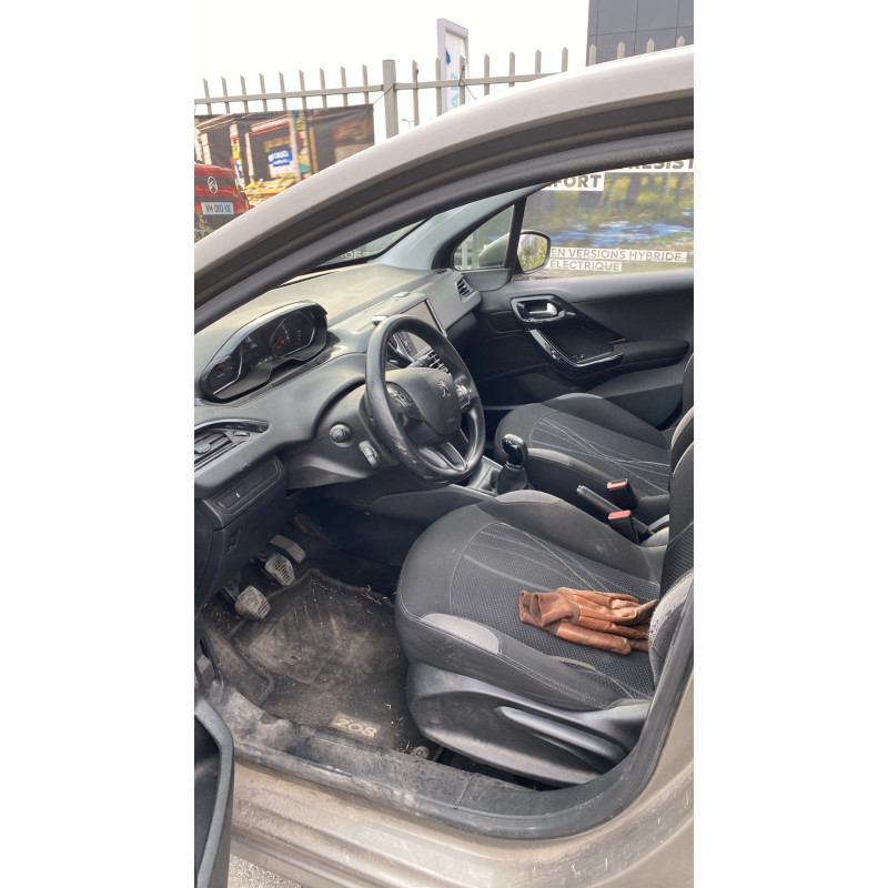 Attache ceinture arriere droit PEUGEOT 208 1 Photo n°4