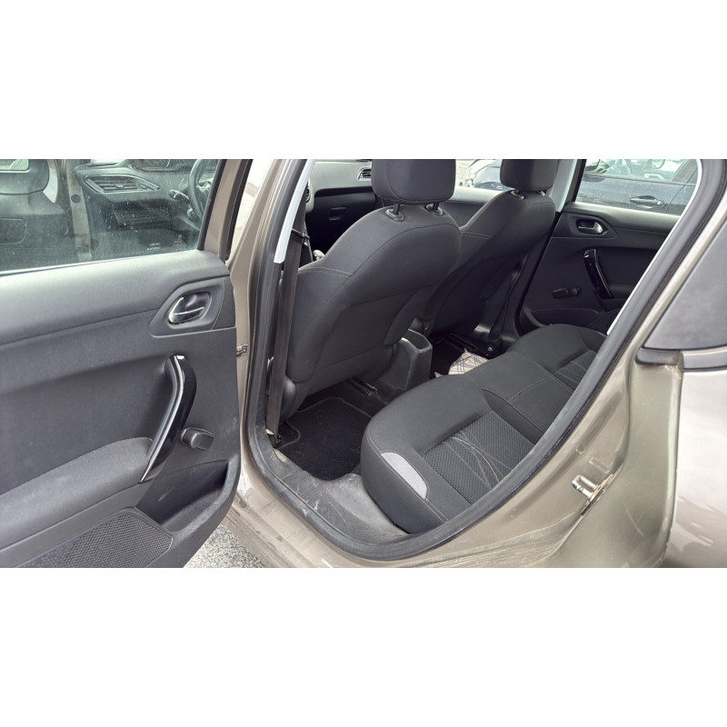 Attache ceinture arriere droit PEUGEOT 208 1 Photo n°16