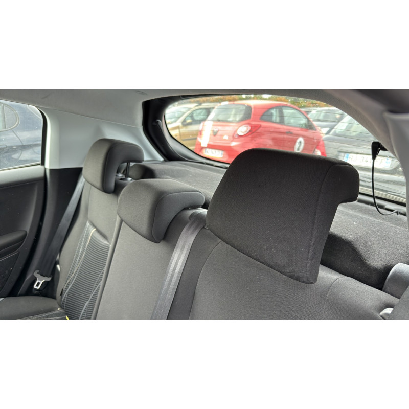 Attache ceinture arriere droit PEUGEOT 208 1 Photo n°17