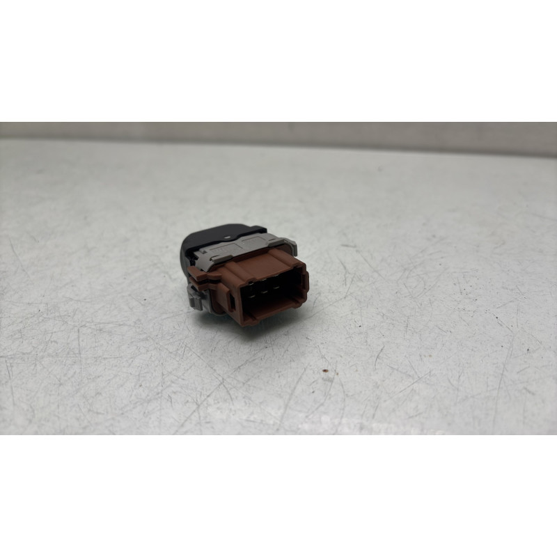 Interrupteur de leve vitre arriere gauche RENAULT VEL SATIS Photo n°2