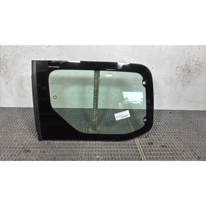Vitre arriere droit PEUGEOT PARTNER 2 Photo n°1