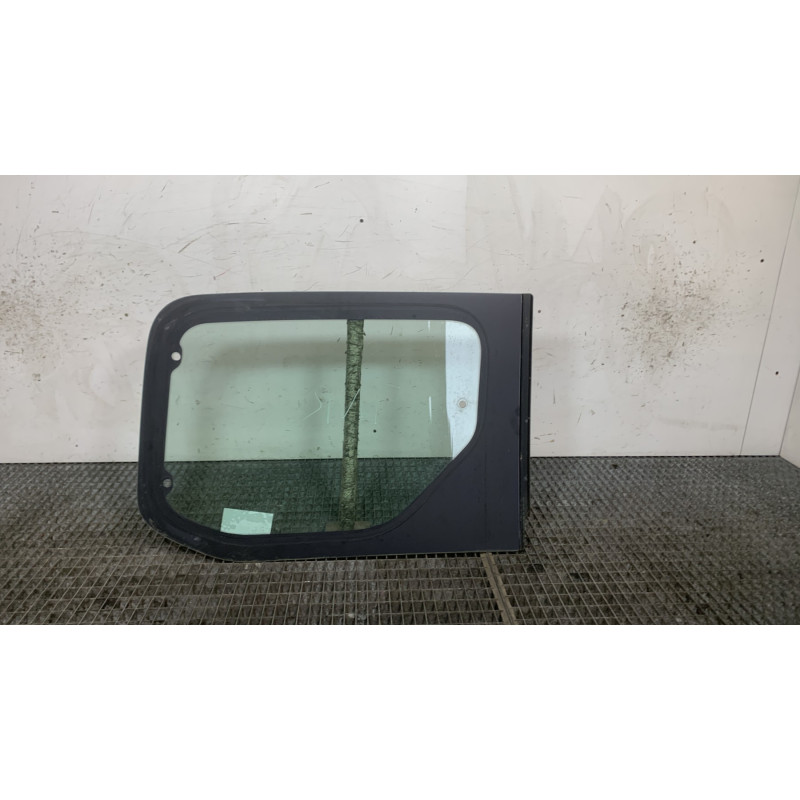 Vitre arriere droit PEUGEOT PARTNER 2 Photo n°4