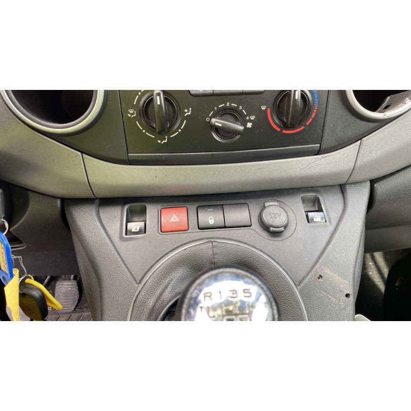 Boitier air bag PEUGEOT PARTNER 2 Photo n°20