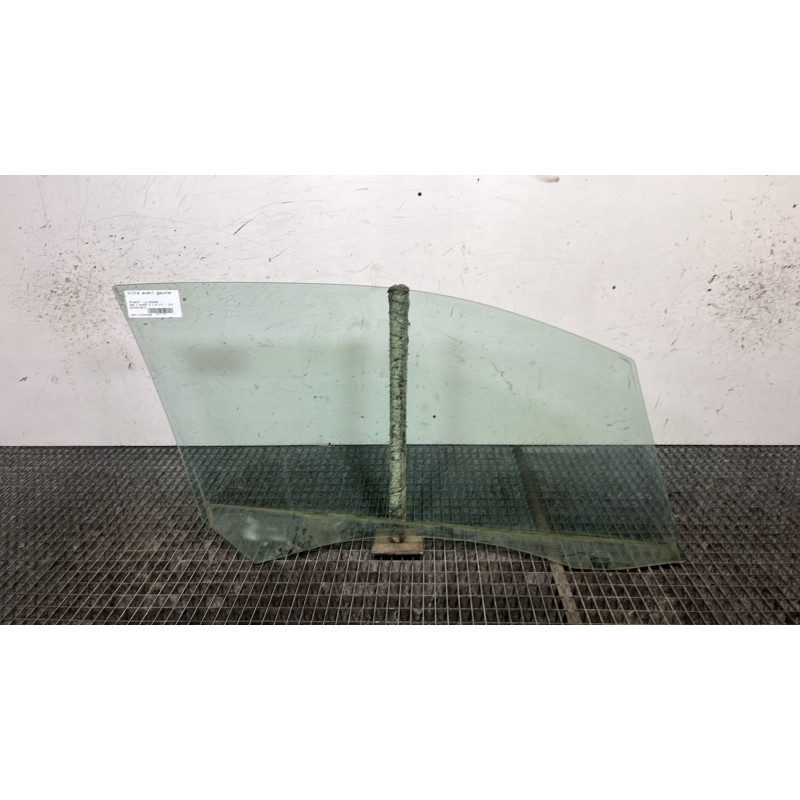 Vitre avant gauche PEUGEOT 208 1 Photo n°4