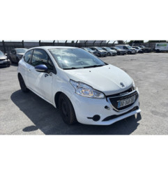 Vitre avant gauche PEUGEOT 208 1