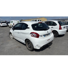 Vitre avant gauche PEUGEOT 208 1