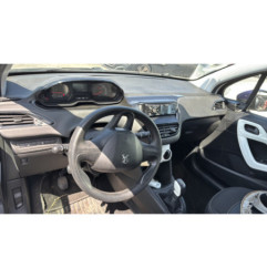 Vitre avant gauche PEUGEOT 208 1