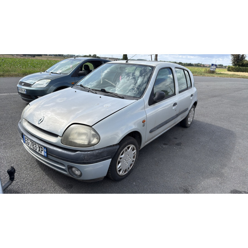 Pare choc avant RENAULT CLIO 2 Photo n°7