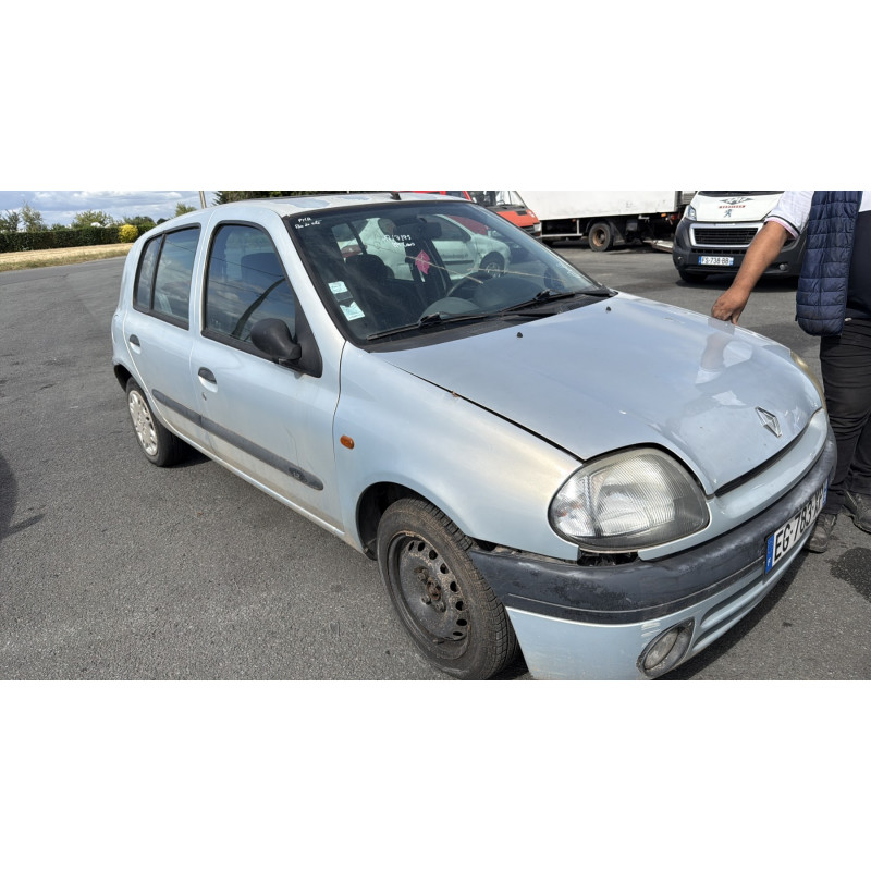 Pare choc avant RENAULT CLIO 2 Photo n°8