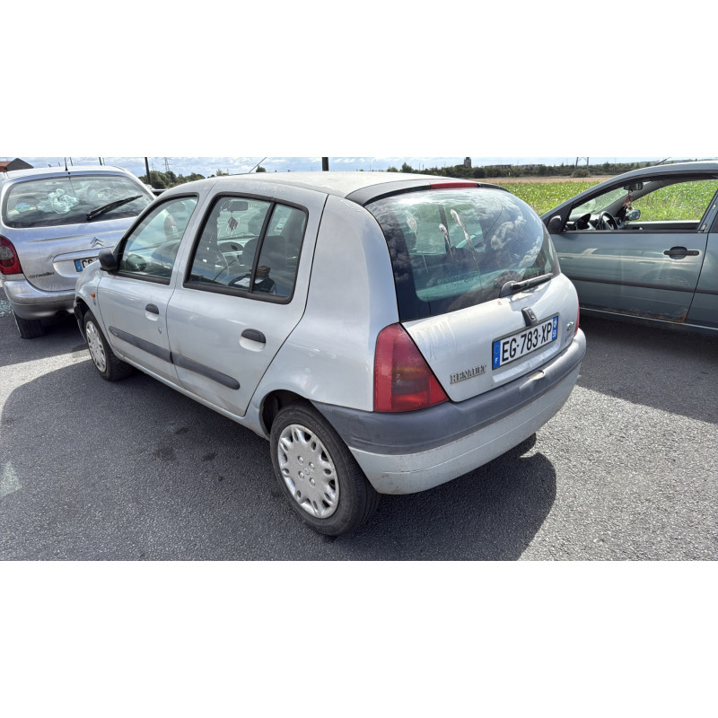 Pare choc avant RENAULT CLIO 2 Photo n°10