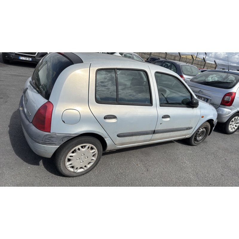 Pare choc avant RENAULT CLIO 2 Photo n°13
