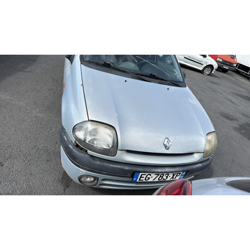 Pare choc avant RENAULT CLIO 2 Photo n°14