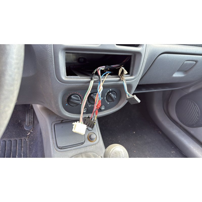 Pare choc avant RENAULT CLIO 2 Photo n°19