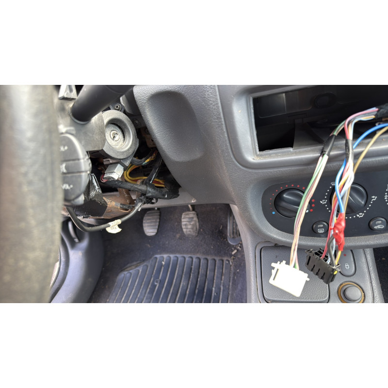 Pare choc avant RENAULT CLIO 2 Photo n°20