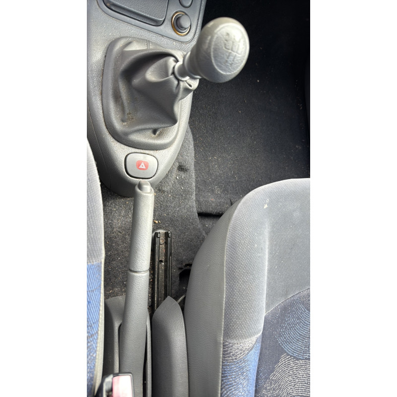 Attache ceinture arriere droit RENAULT CLIO 2 Photo n°15