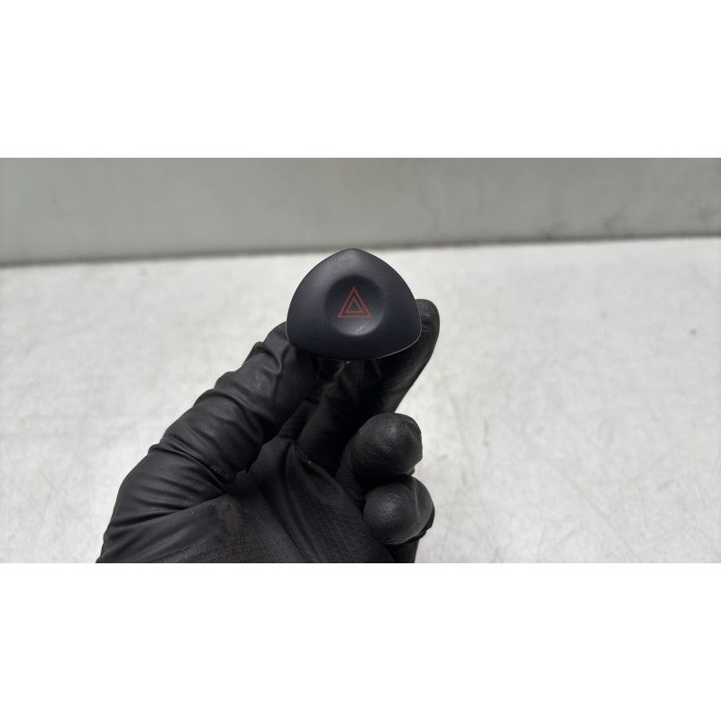 Bouton de warning RENAULT CLIO 2 Photo n°1