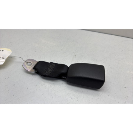 Attache ceinture arriere gauche PEUGEOT 107 Photo n°1