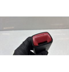 Attache ceinture arriere gauche PEUGEOT 107