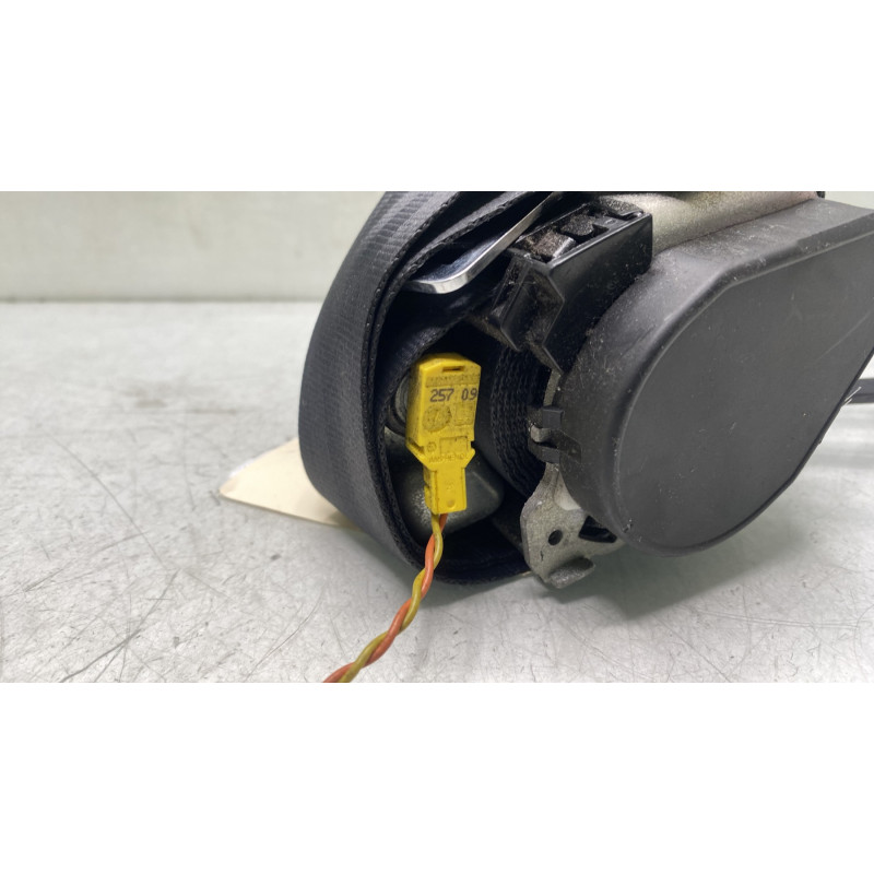 Pretensionneur de ceinture avant droit PEUGEOT 206+ Photo n°4