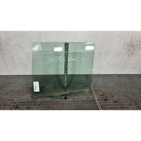 Vitre arriere gauche RENAULT MODUS Photo n°1