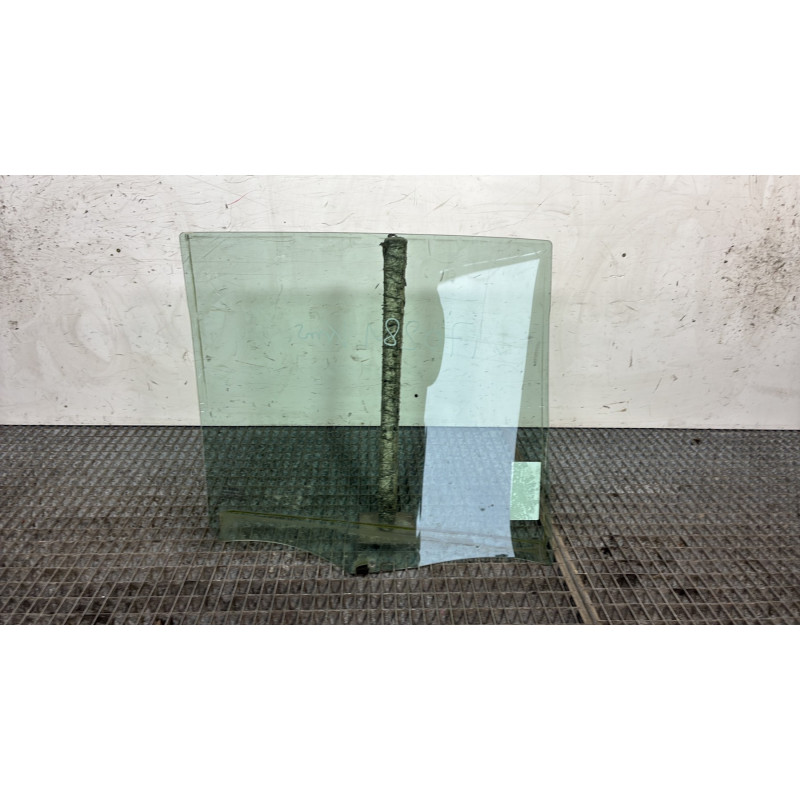 Vitre arriere gauche RENAULT MODUS Photo n°4