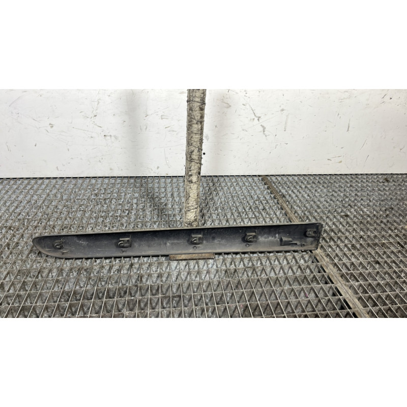Baguette de porte arriere gauche  RENAULT CLIO 2 CAMPUS Photo n°4