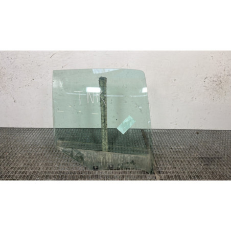 Vitre arriere droit RENAULT CLIO 2 CAMPUS Photo n°1