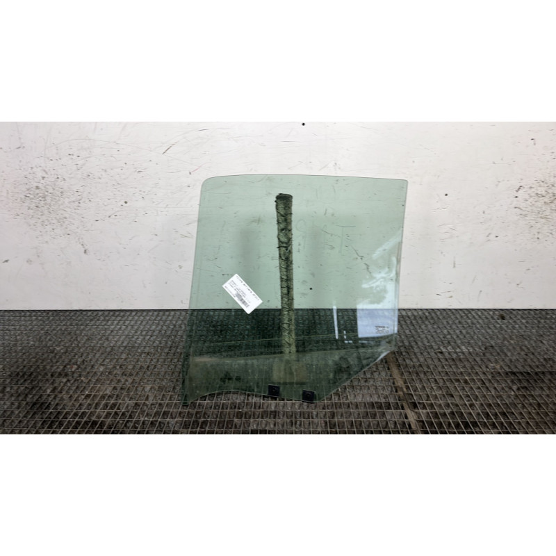 Vitre arriere droit RENAULT CLIO 2 CAMPUS Photo n°4