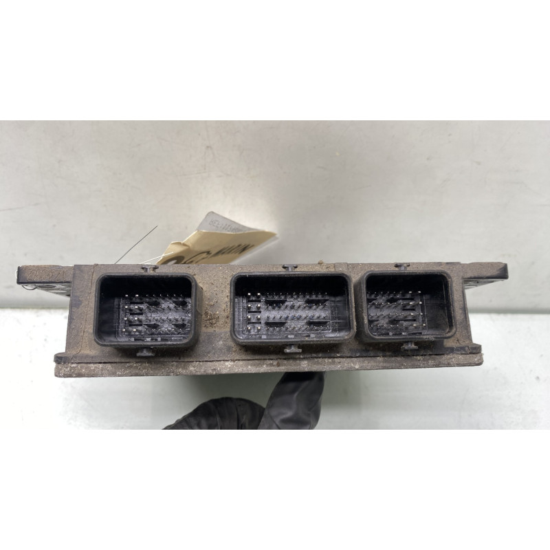 Calculateur moteur RENAULT CLIO 2 CAMPUS Photo n°3