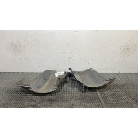 Pare boue avant gauche RENAULT MEGANE 3 Photo n°1