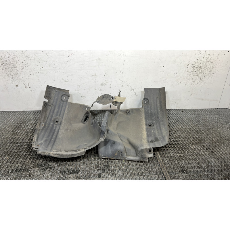 Pare boue avant gauche RENAULT MEGANE 3 Photo n°2